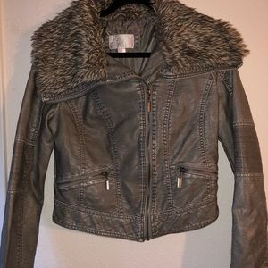 Cropped leather jacket